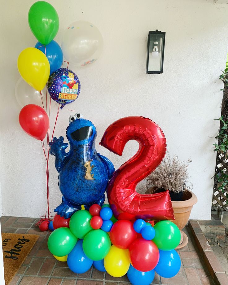 Cookie Monster Floor Garland wBouquet