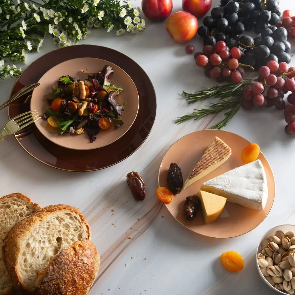 Latte• Gold Plastic Plates | 10 Pack