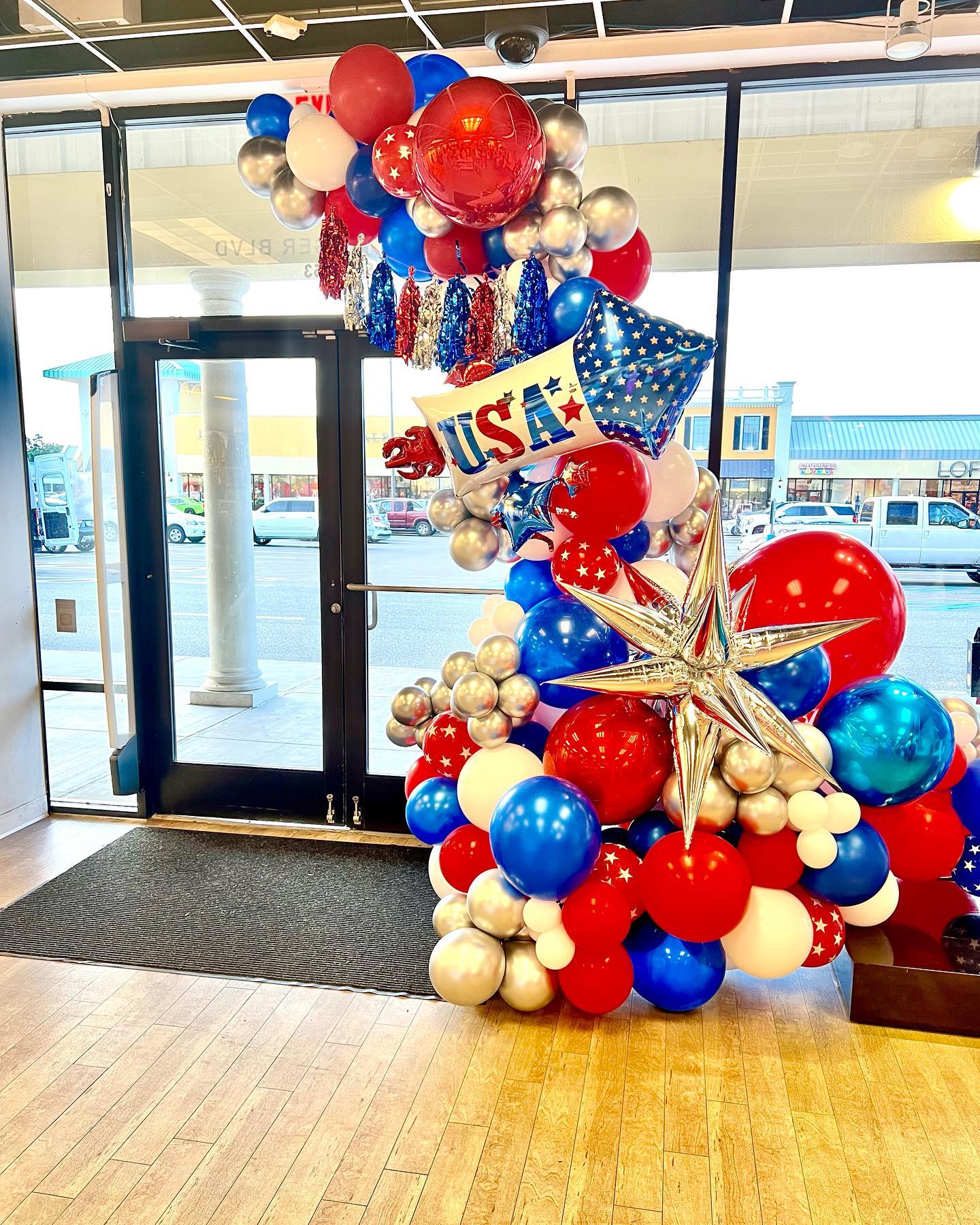 Balloon Class 101 Basics (Garlands & Backdrop Installs)