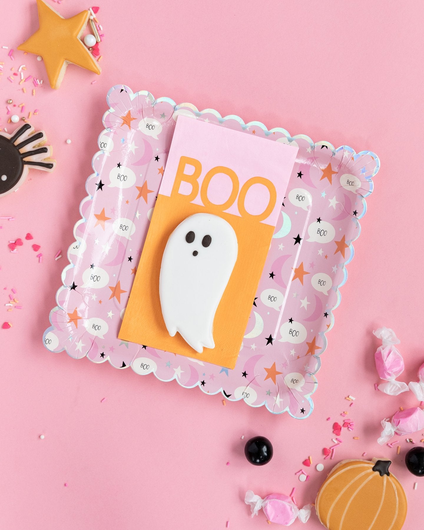 HAPPY HAUNTING 9" SCALLOPED PLATE