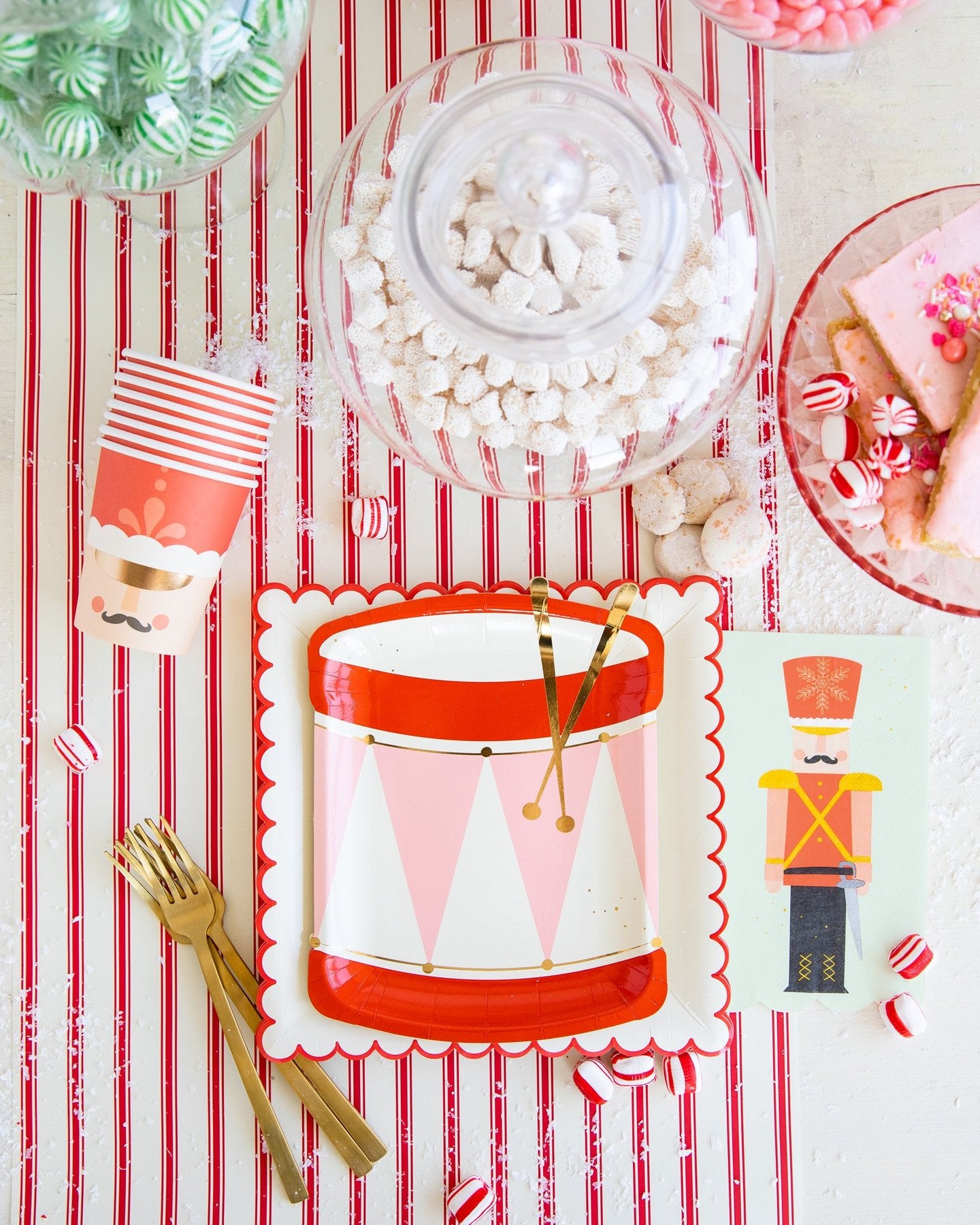 NUTCRACKER NAPKINS