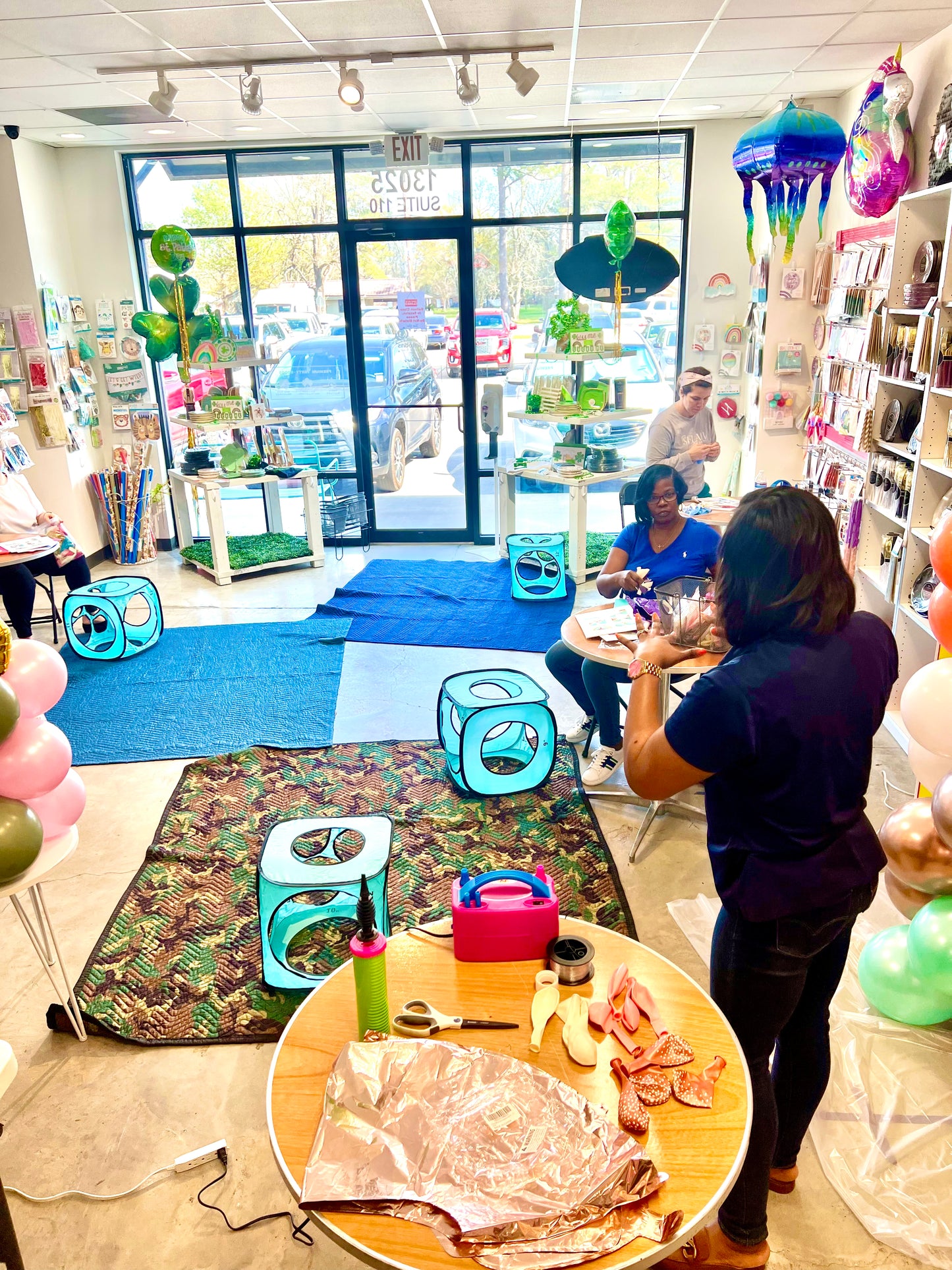 Balloon Class 101 Basics (Garlands & Backdrop Installs)