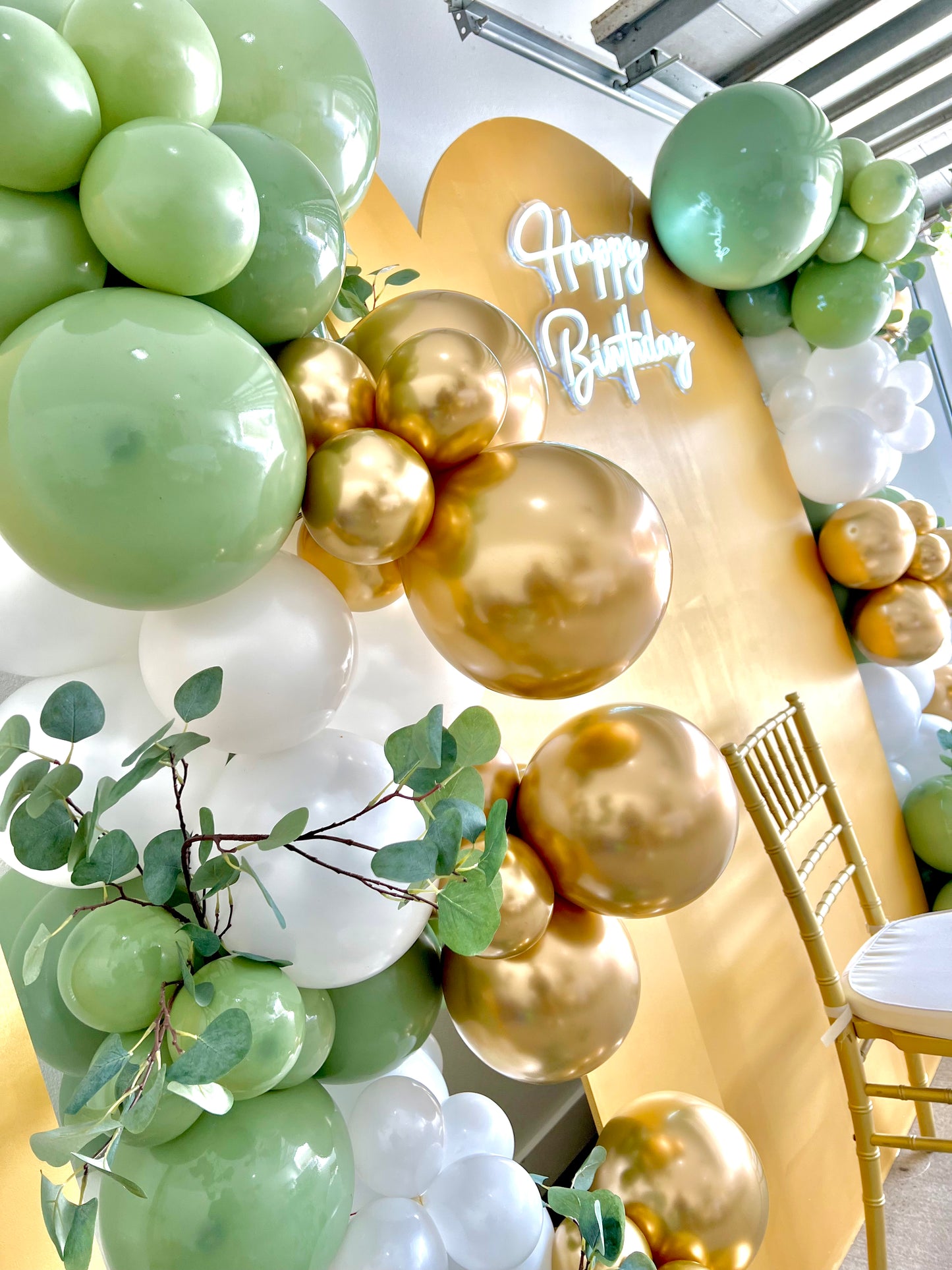 Balloon Class 101 Basics (Garlands & Backdrop Installs)
