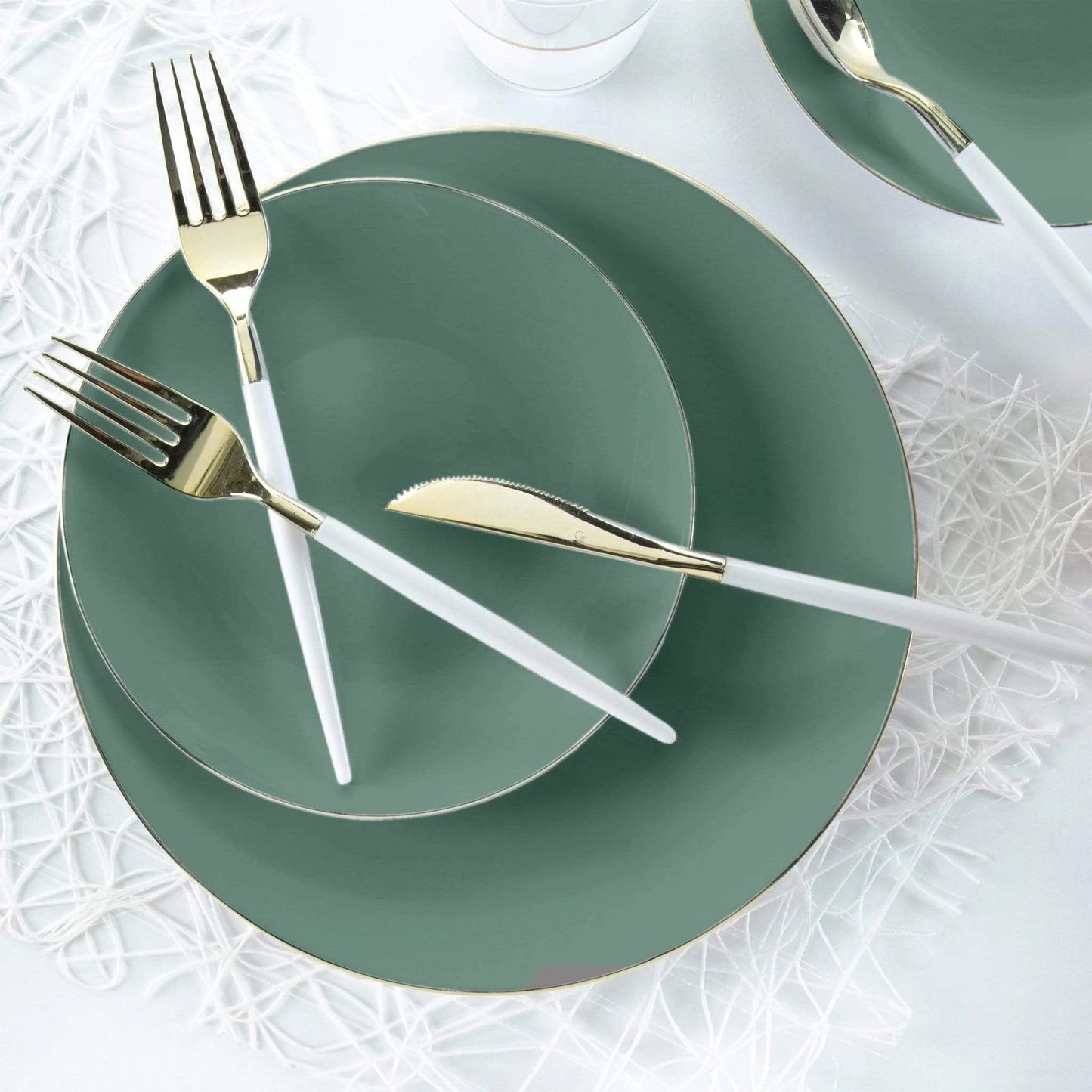 Round Sage • Gold Plastic Plates | 10 Pack