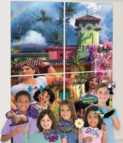 Encanto Paper & Cardstock Photo Booth Kit, 4.6ft x 6.7ft