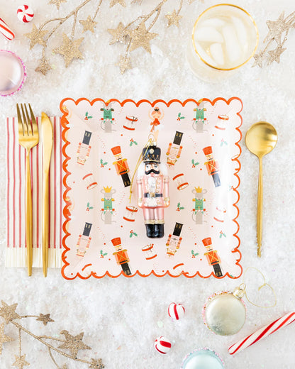 NUTCRACKER SWEET SCALLOP PLATE