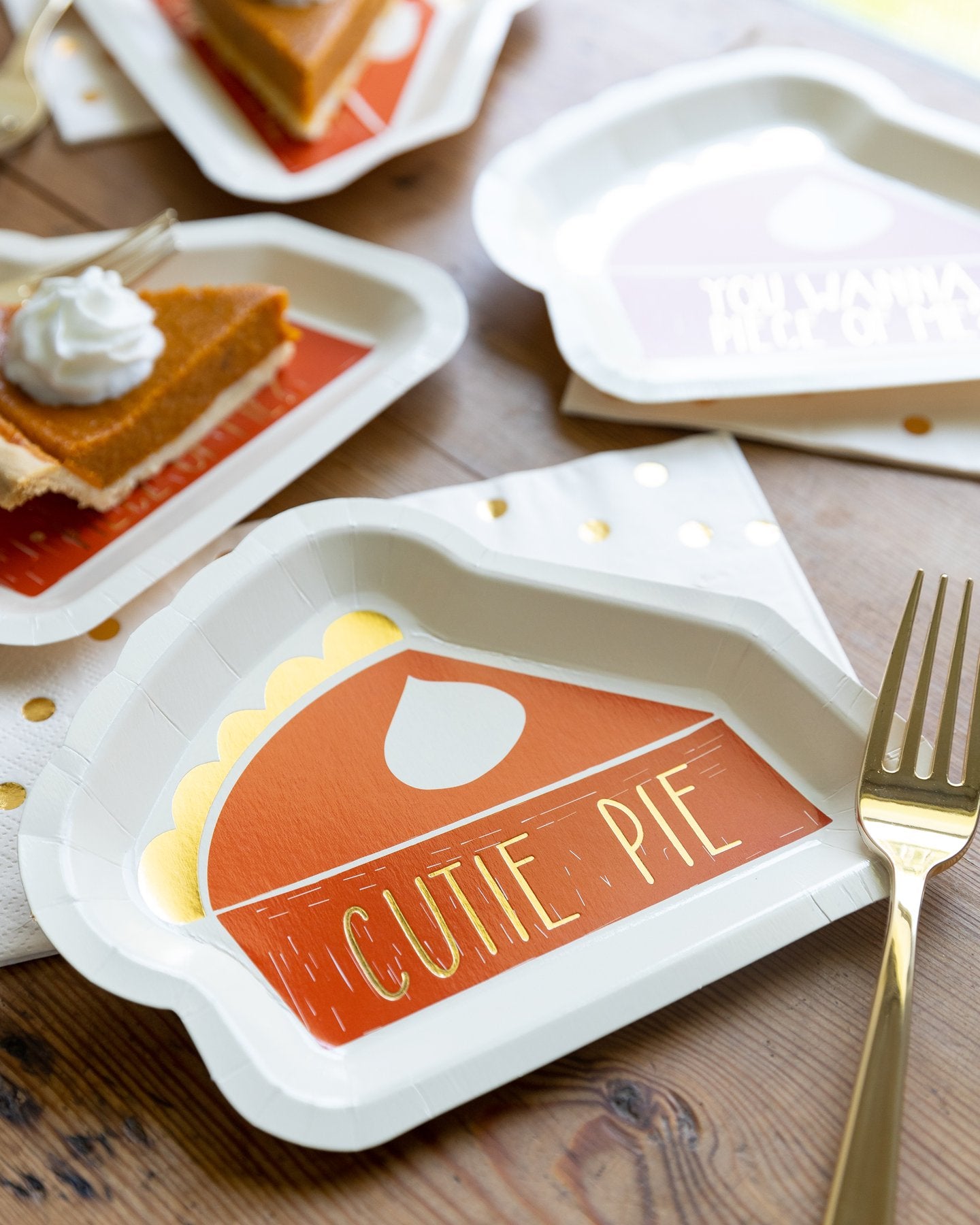 Pie Shaped 7' Plate Set