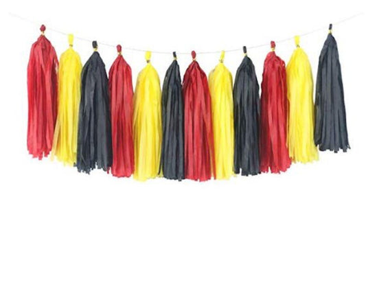 Mickey Tassell Garland 15pc Set