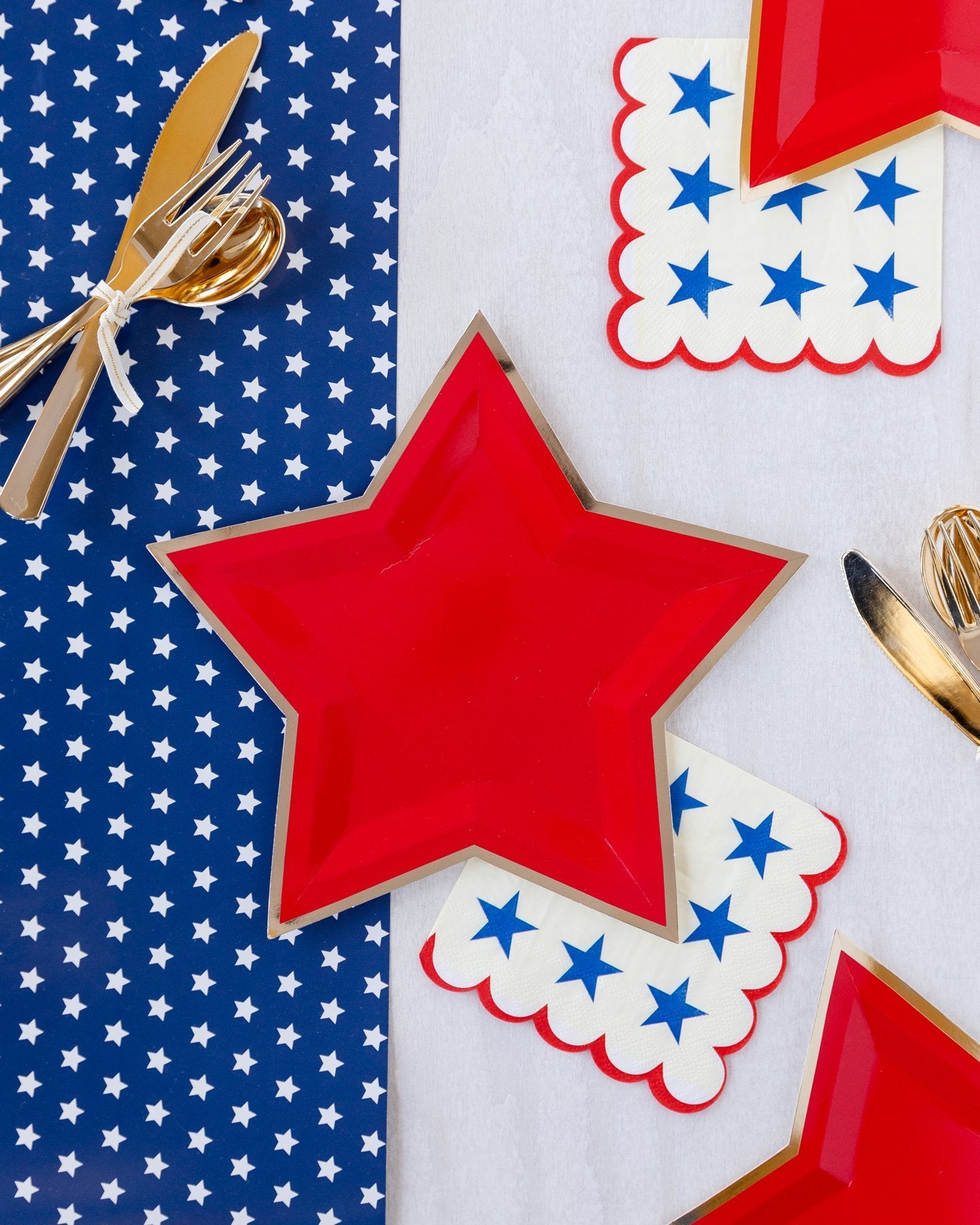 RED STAR SHAPED DESSERT PLATES